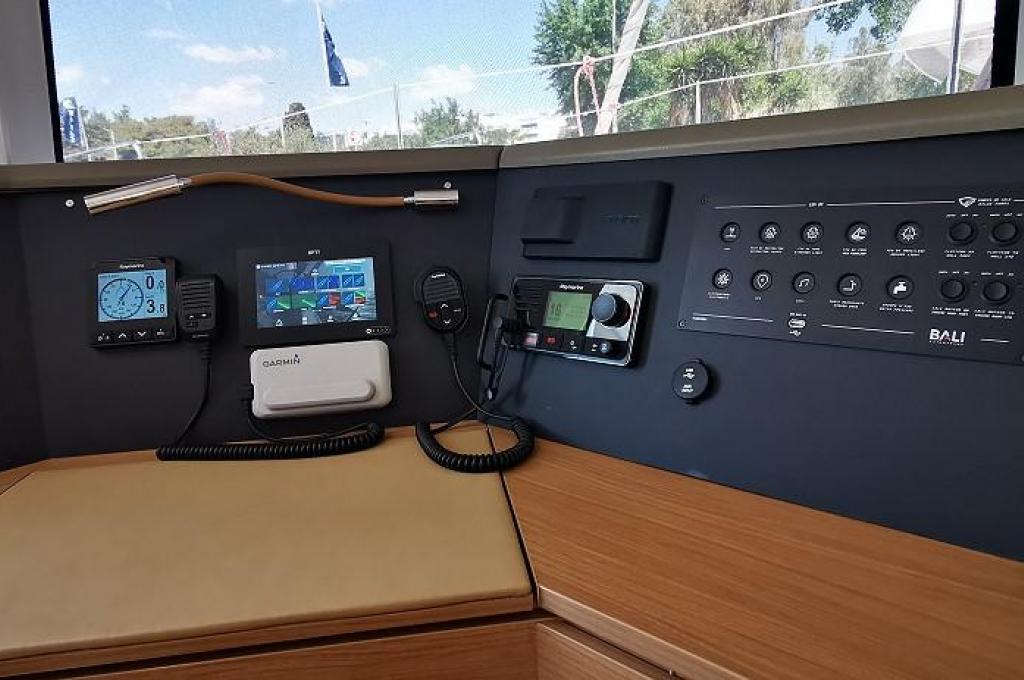 Catalog photo (may differ)