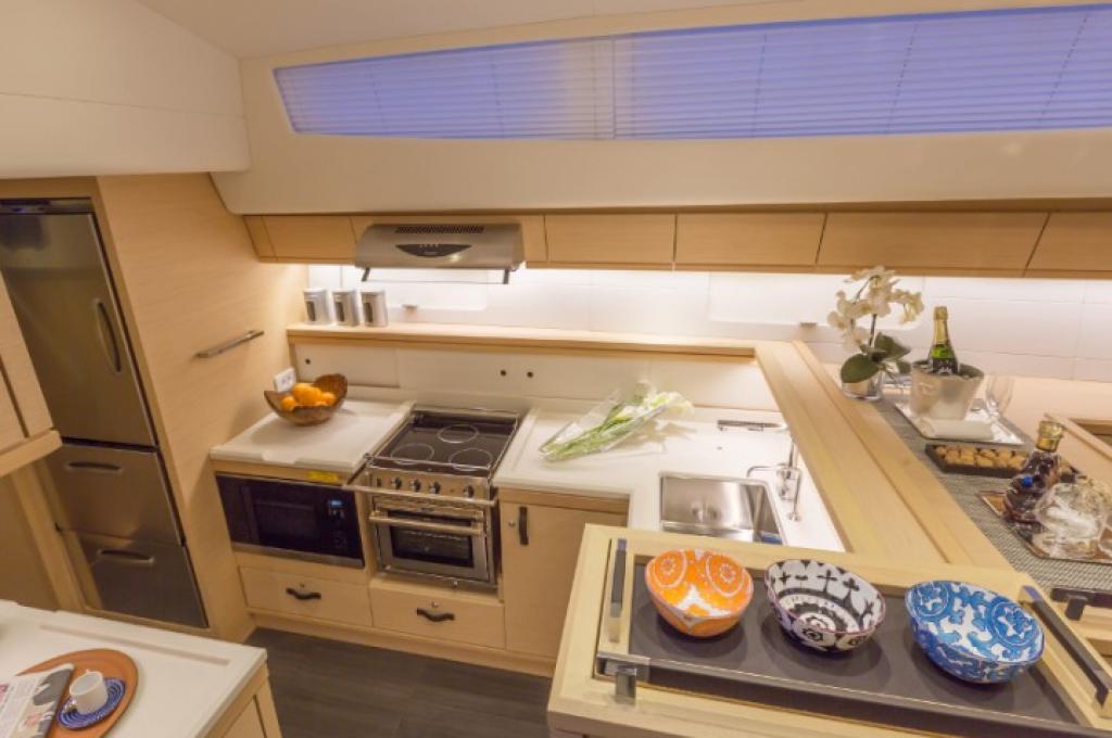 Catalog photo (may differ)