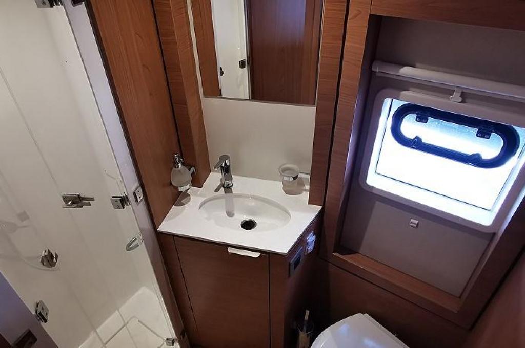 Catalog photo (may differ)