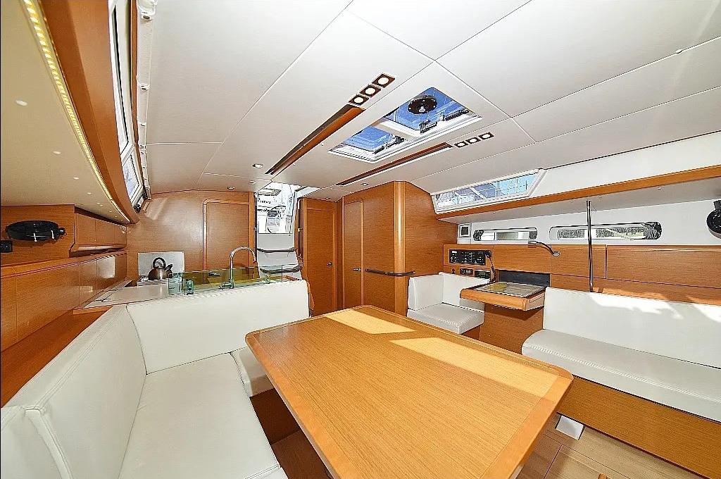 Catalog photo (may differ)