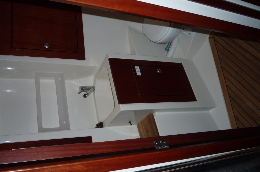 Catalog photo (may differ) | taken on May 15, 2009