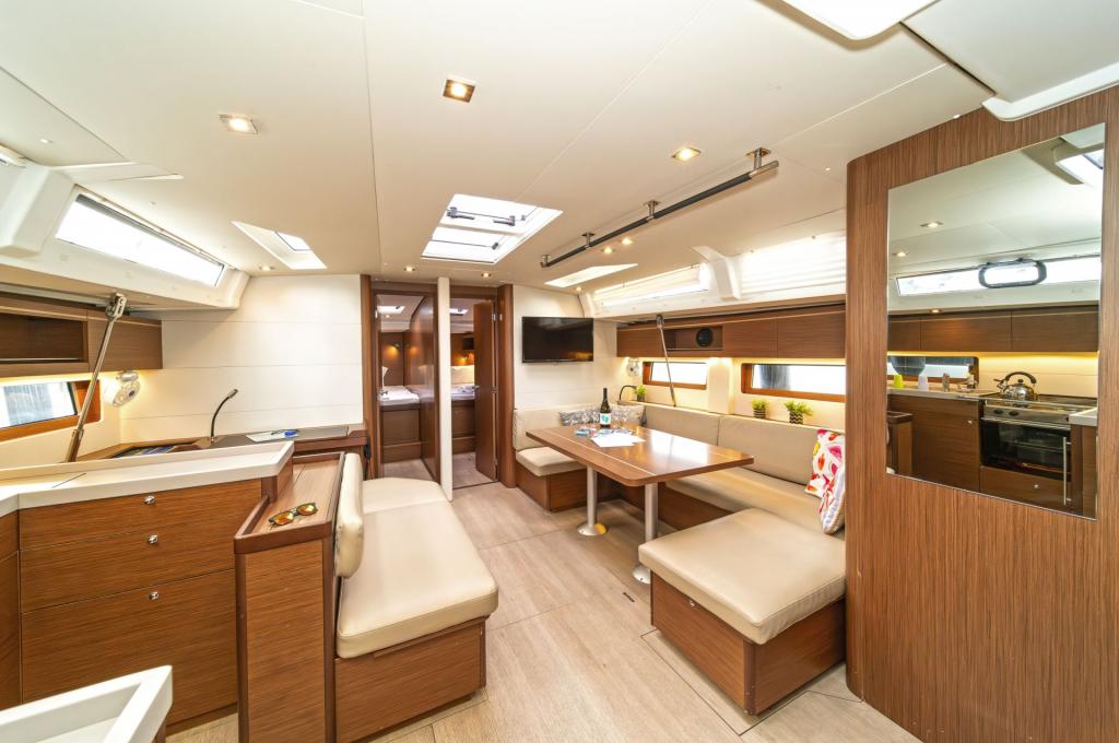 Catalog photo (may differ)