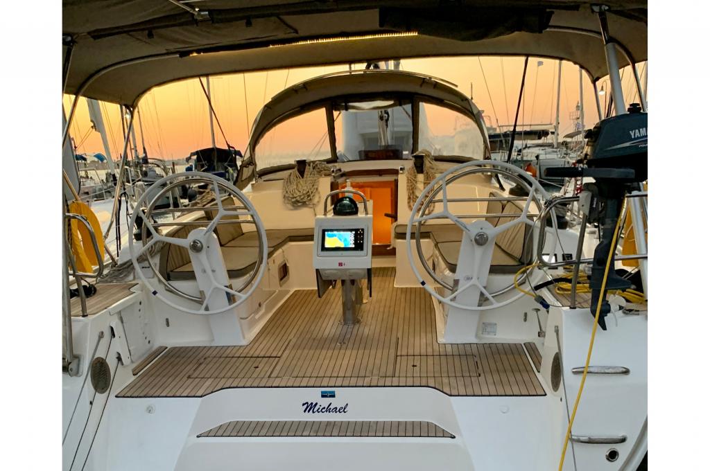 Catalog photo (may differ)