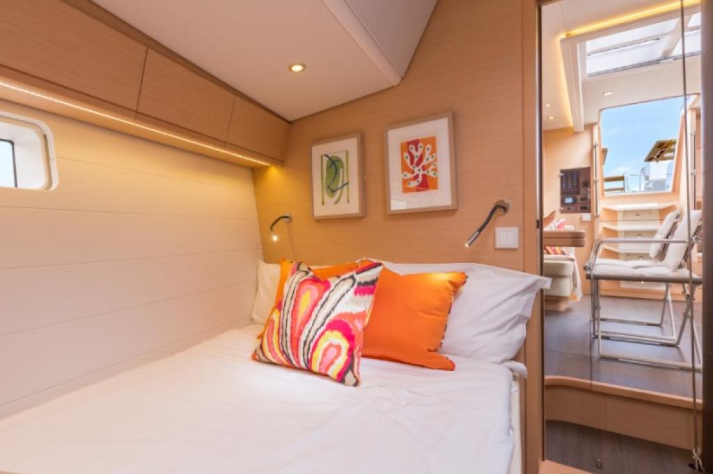 Catalog photo (may differ)