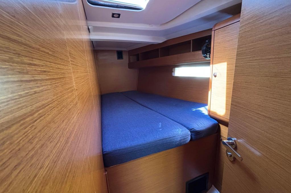 Catalog photo (may differ)