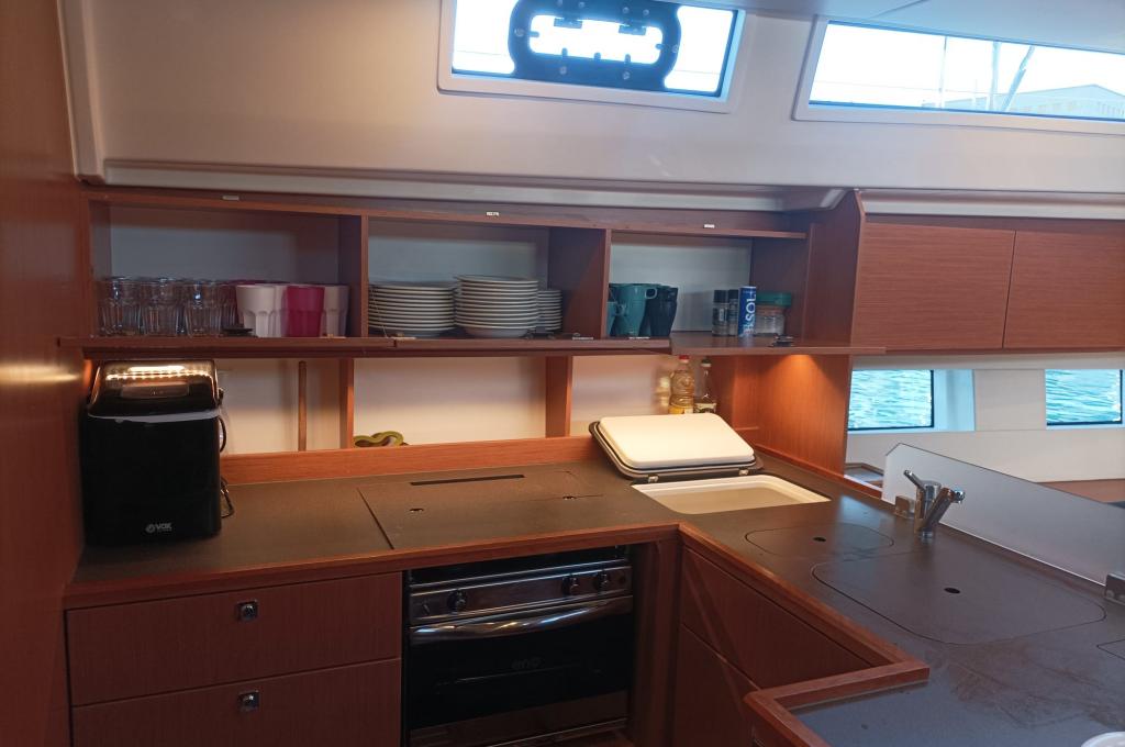 Catalog photo (may differ)