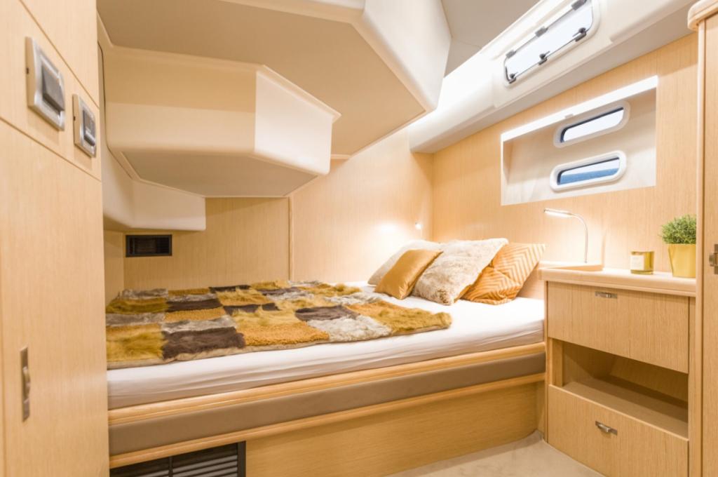 Catalog photo (may differ)