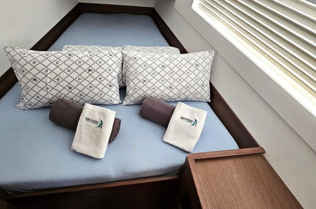 Catalog photo (may differ)