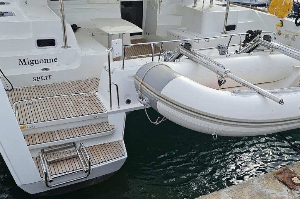 Catalog photo (may differ)