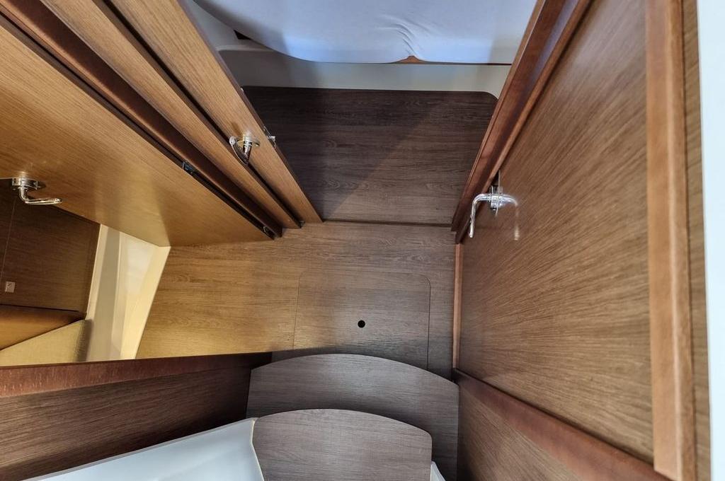 Catalog photo (may differ)