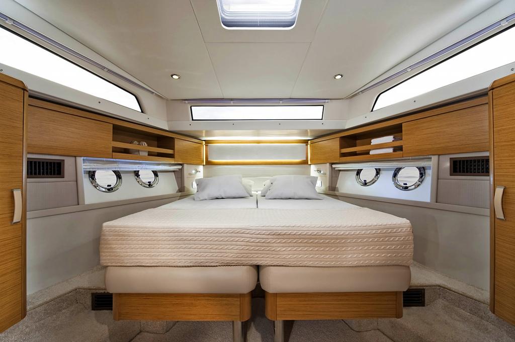 Catalog photo (may differ)