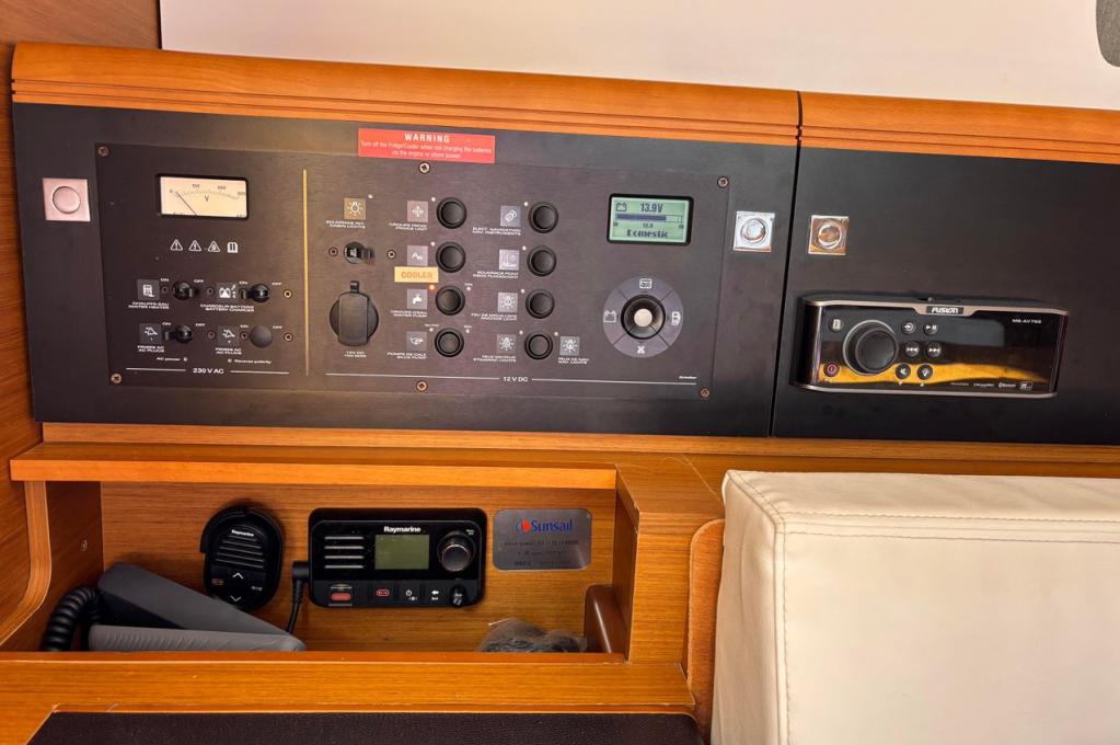 Catalog photo (may differ)