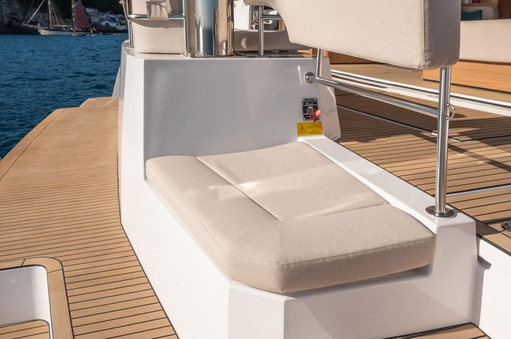 Catalog photo (may differ)