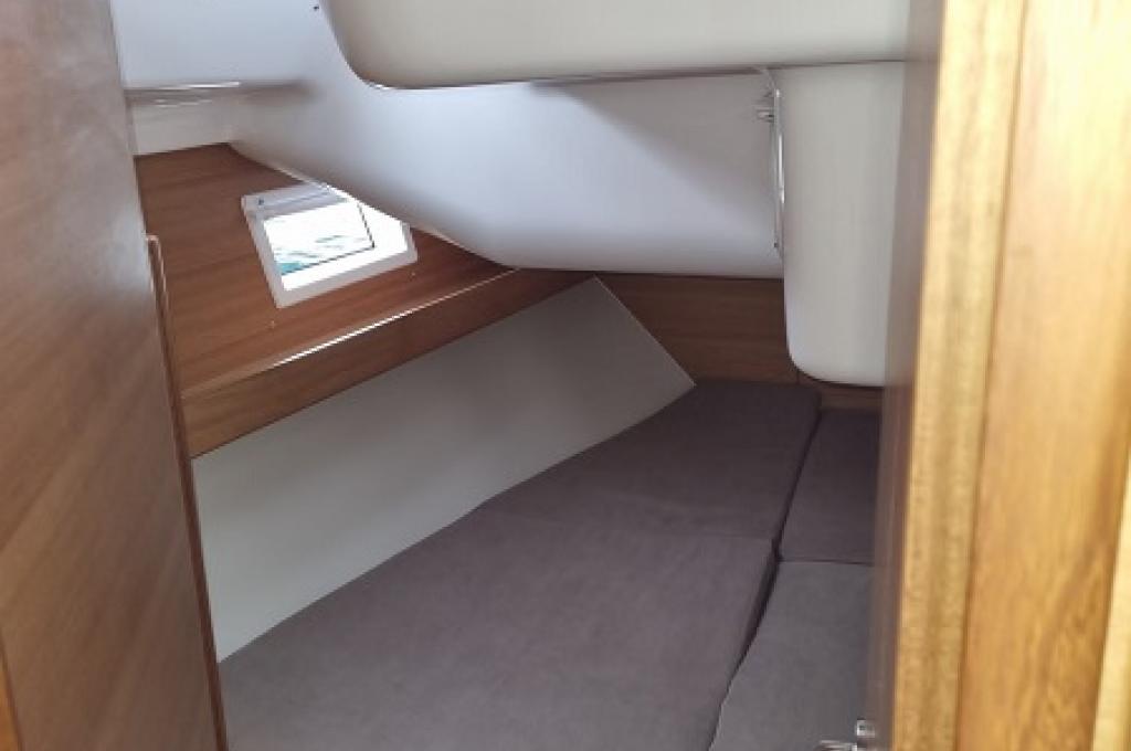 Catalog photo (may differ)