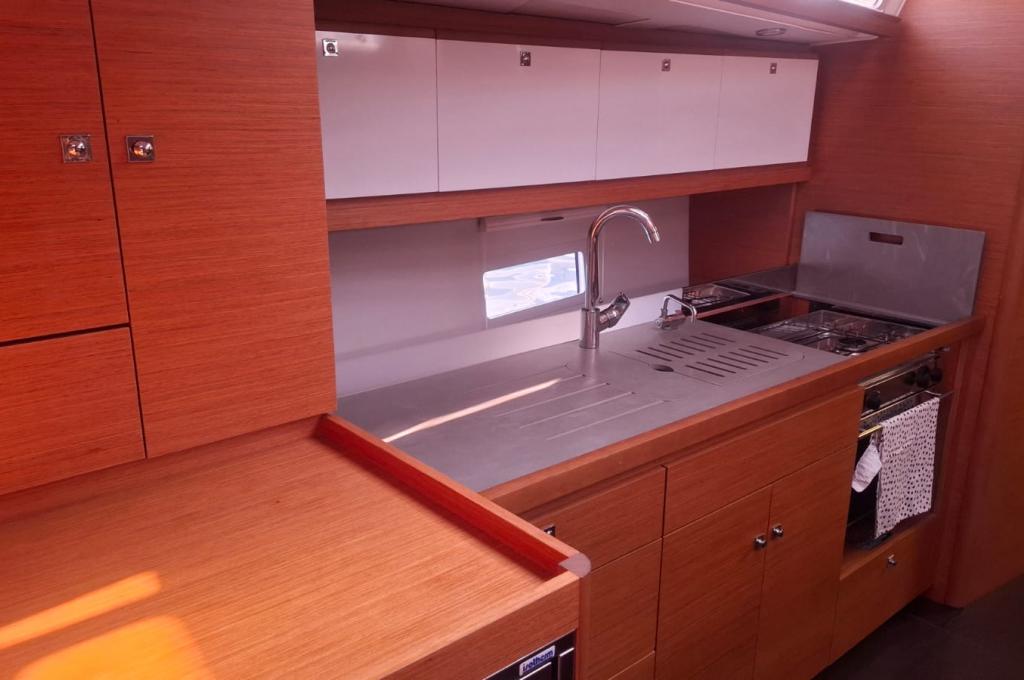 Catalog photo (may differ)