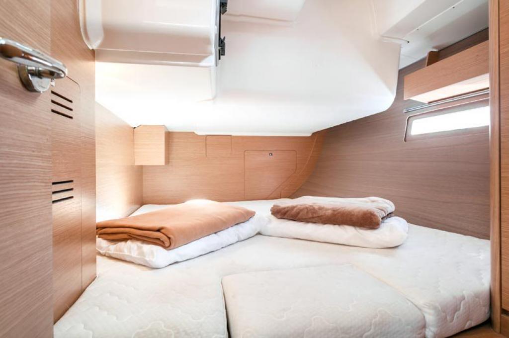 Catalog photo (may differ)