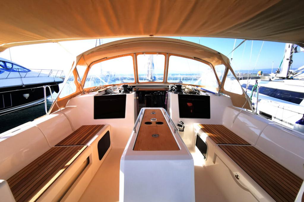 Catalog photo (may differ)