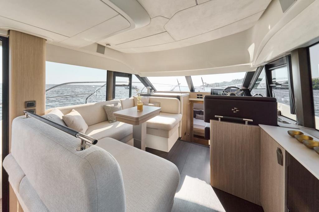 Catalog photo (may differ)