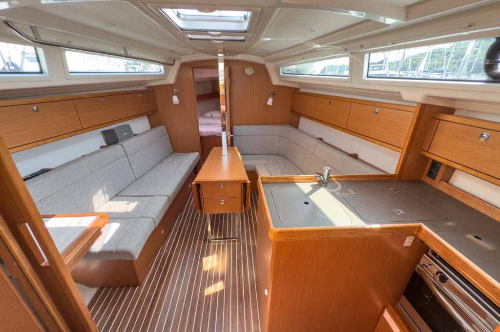 Catalog photo (may differ)