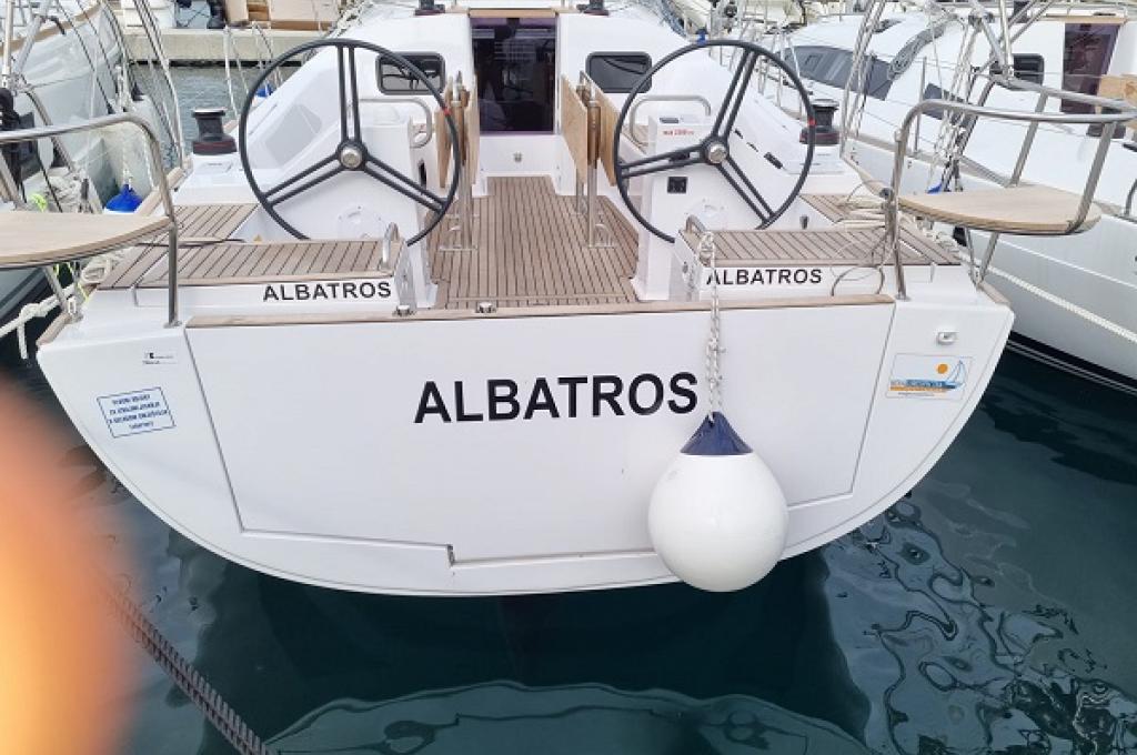 Catalog photo (may differ)