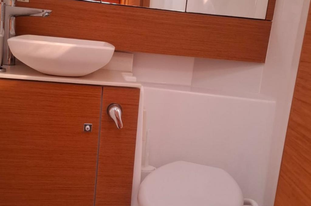 Catalog photo (may differ)