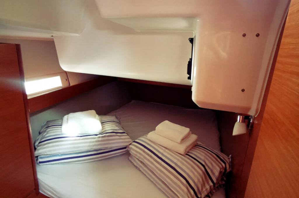 Catalog photo (may differ)