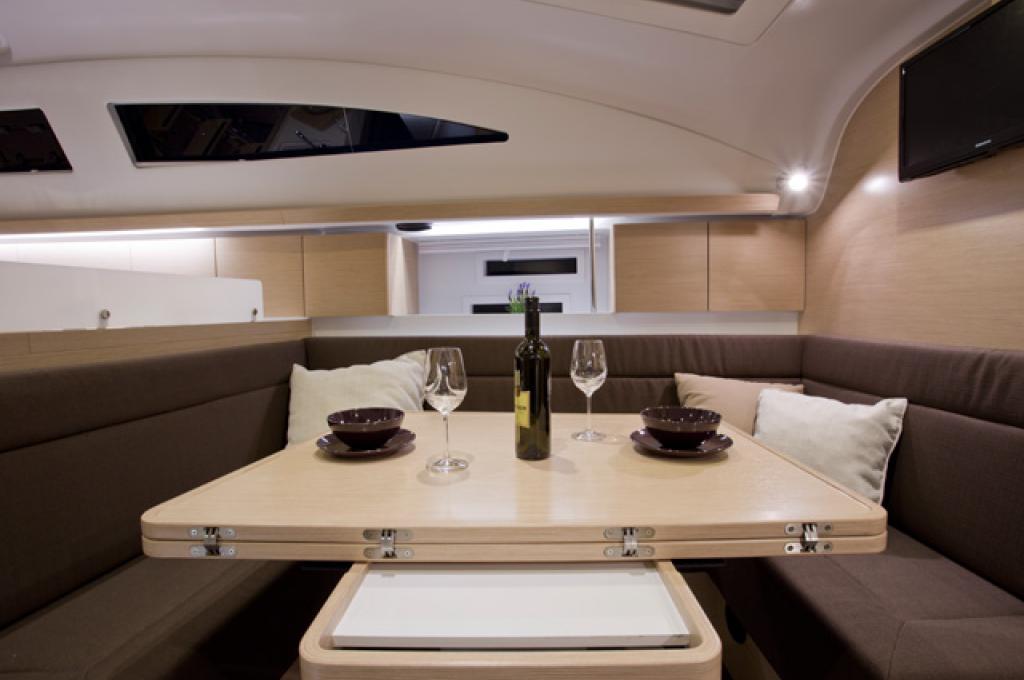 Catalog photo (may differ)