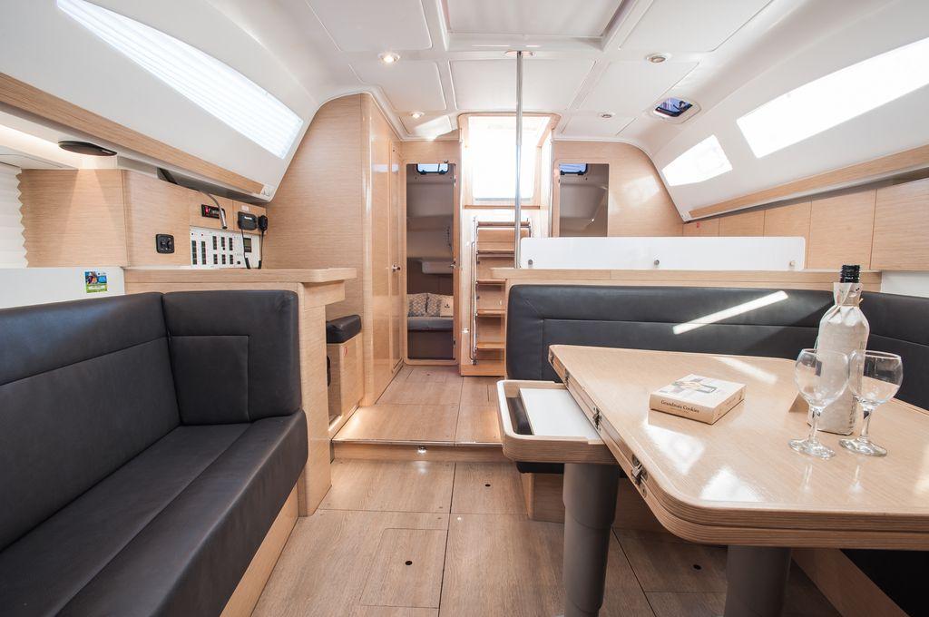 Catalog photo (may differ)