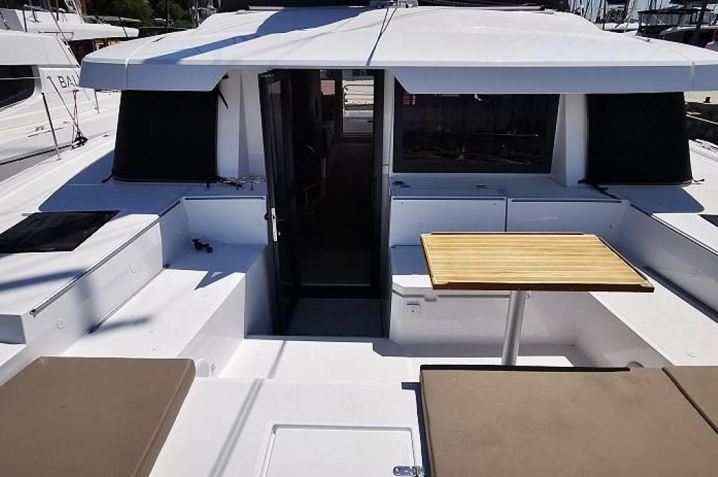 Catalog photo (may differ)