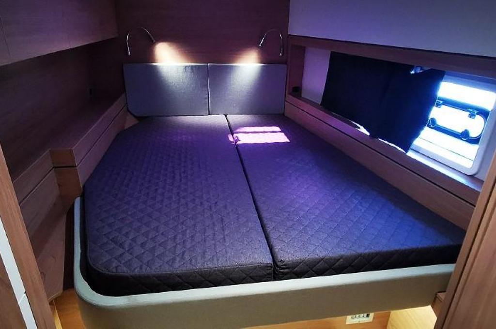 Catalog photo (may differ)