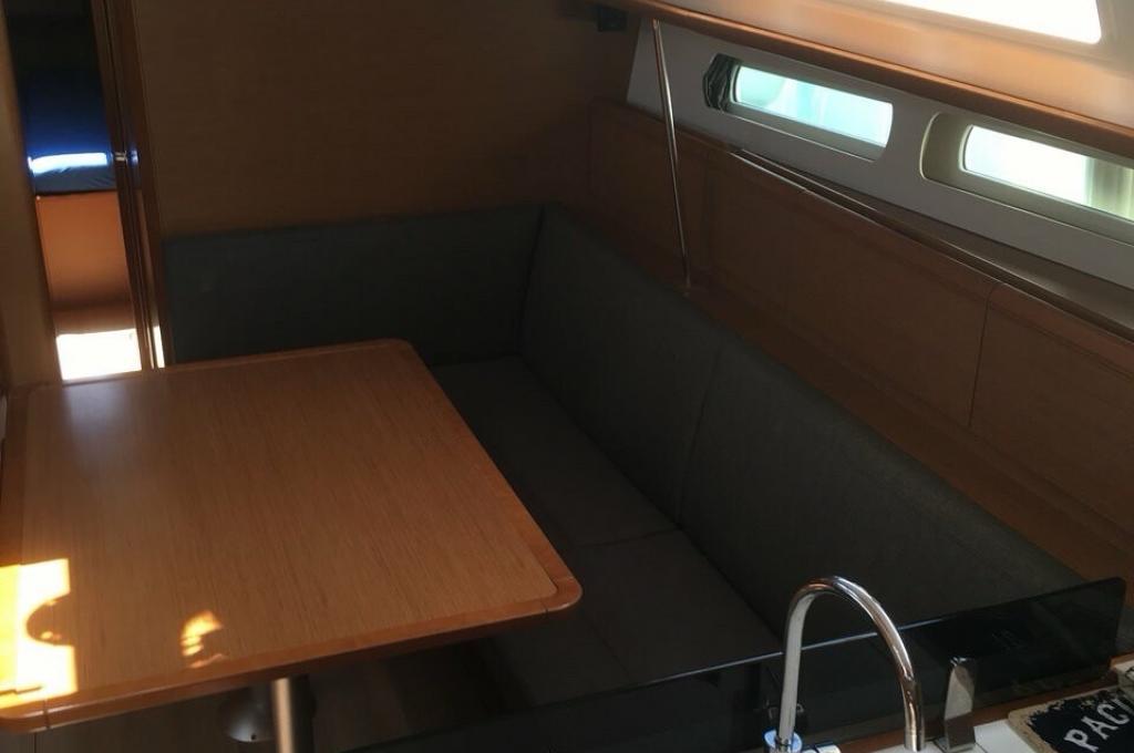 Catalog photo (may differ)