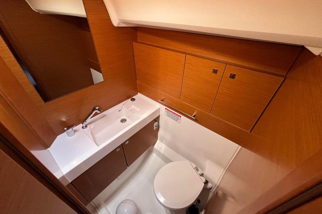 Catalog photo (may differ)