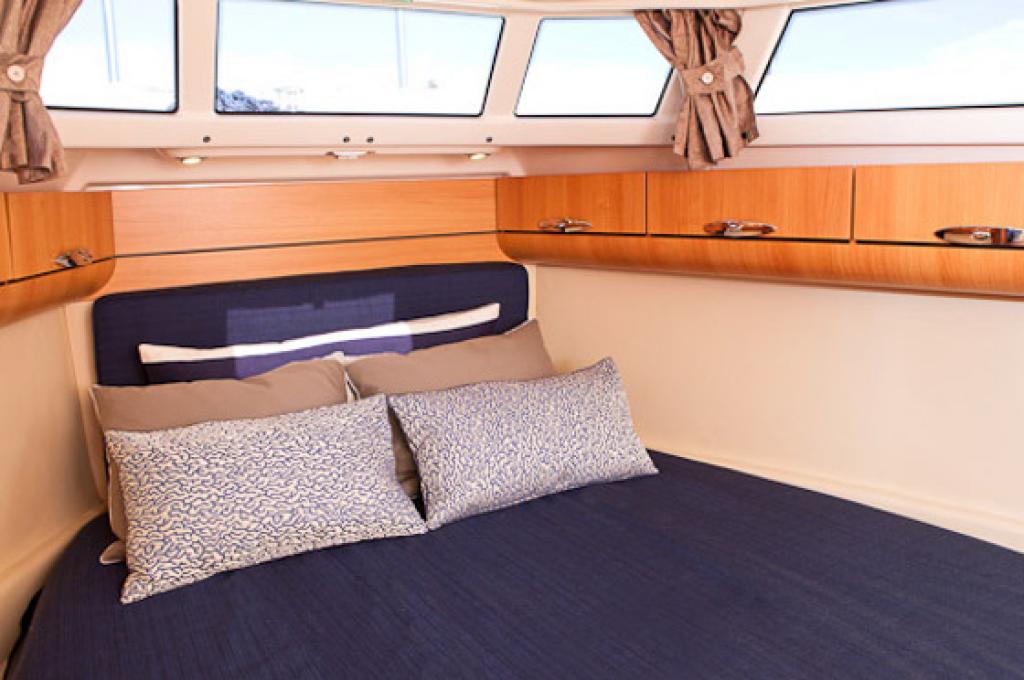 Catalog photo (may differ)