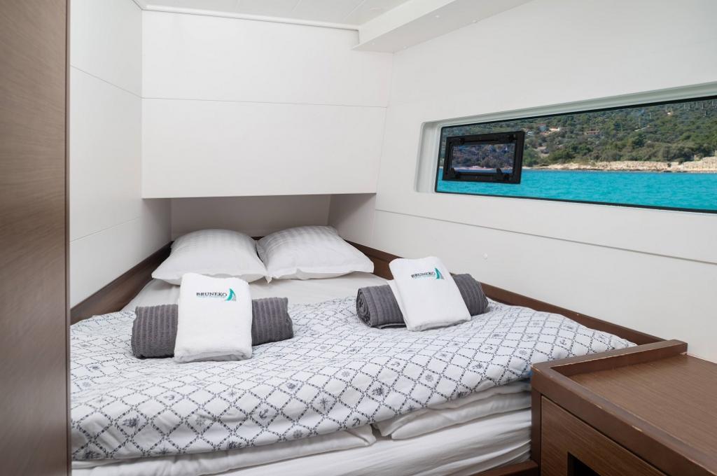 Catalog photo (may differ)