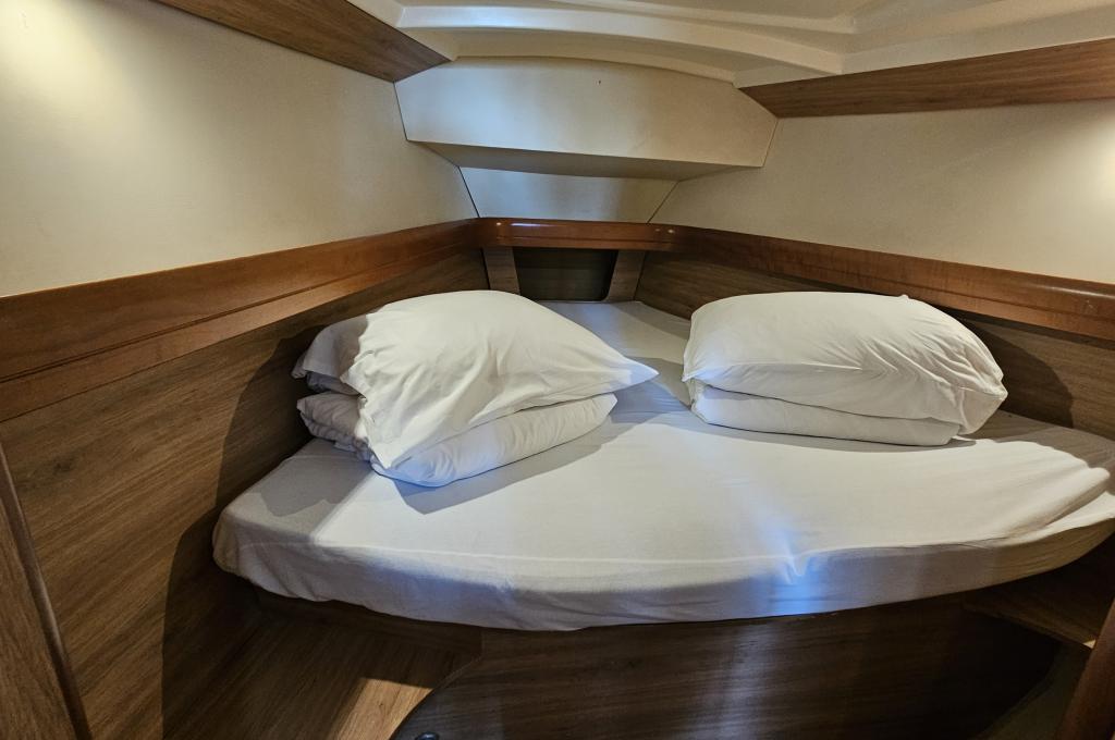 Catalog photo (may differ)