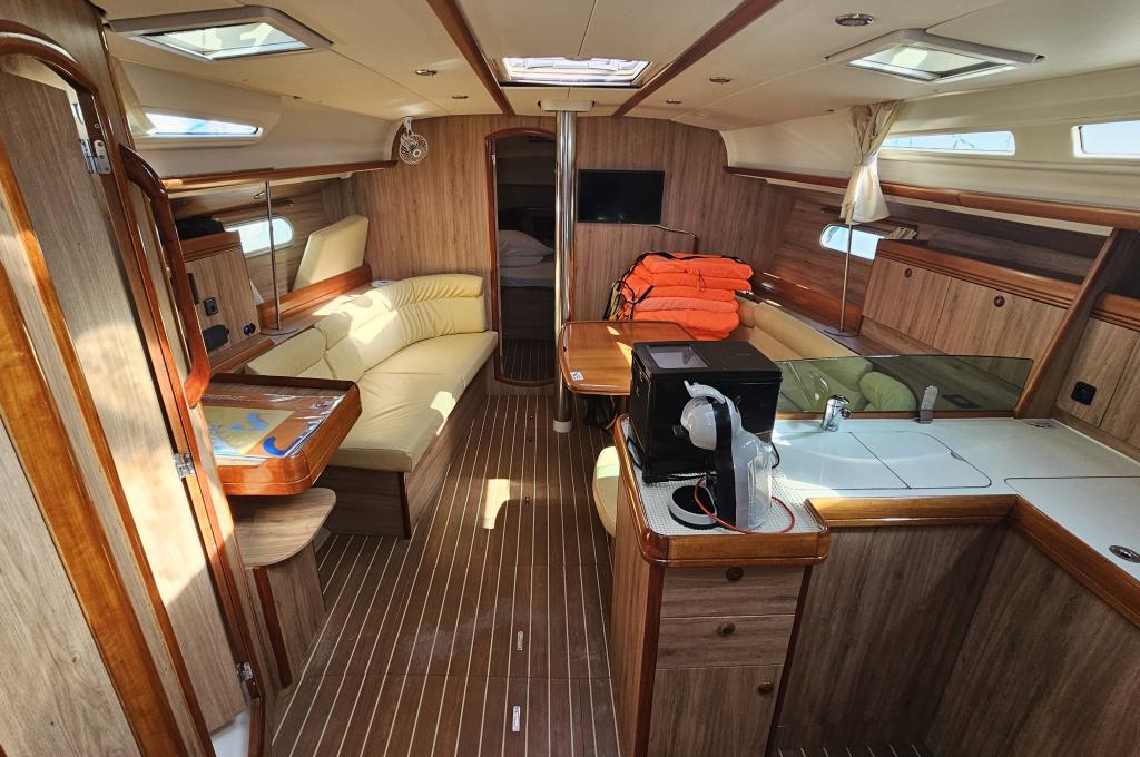 Catalog photo (may differ)