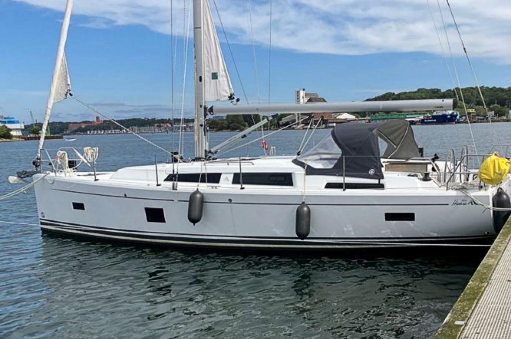 Catalog photo (may differ)