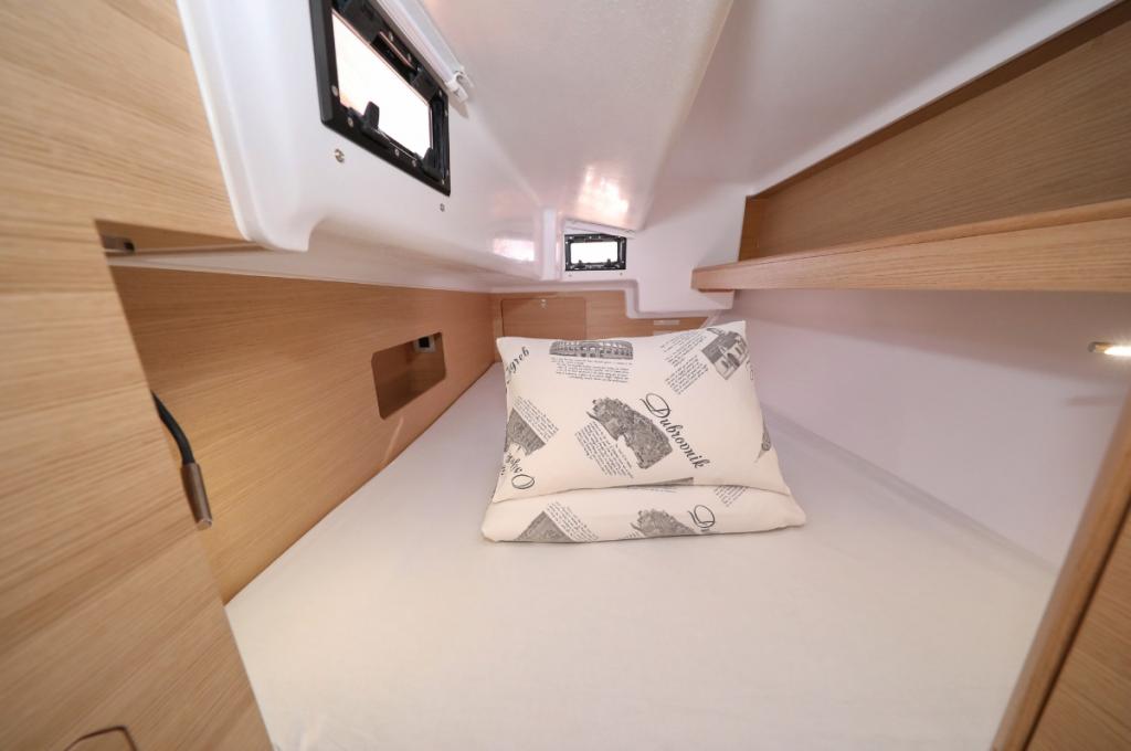 Catalog photo (may differ)