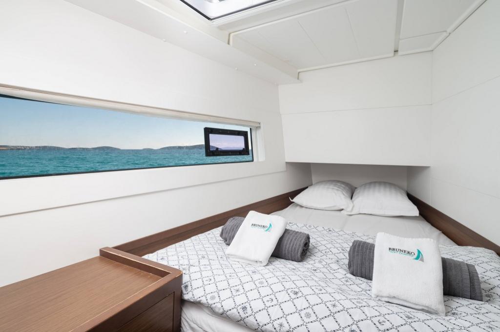 Catalog photo (may differ)