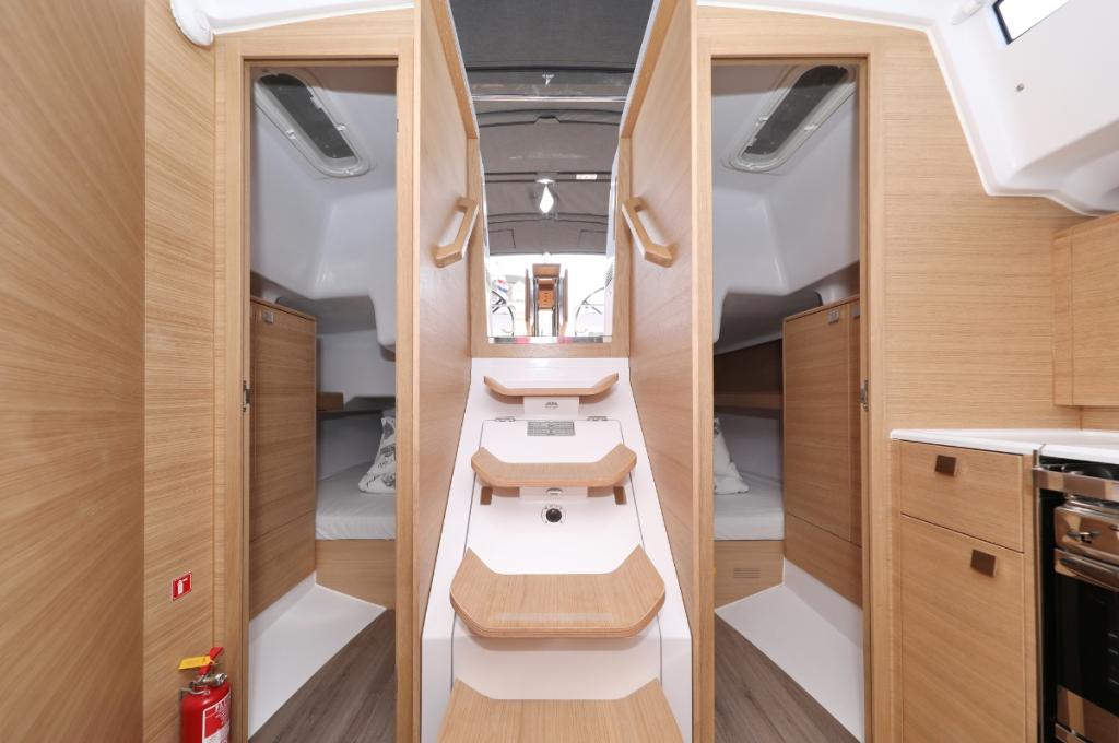 Catalog photo (may differ)