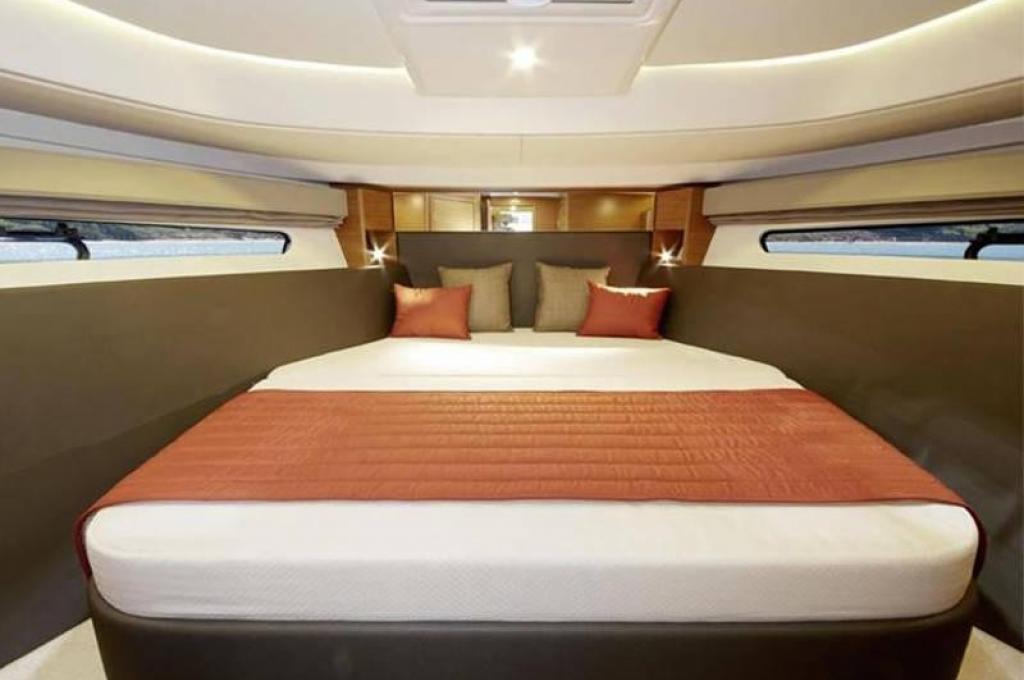 Catalog photo (may differ)