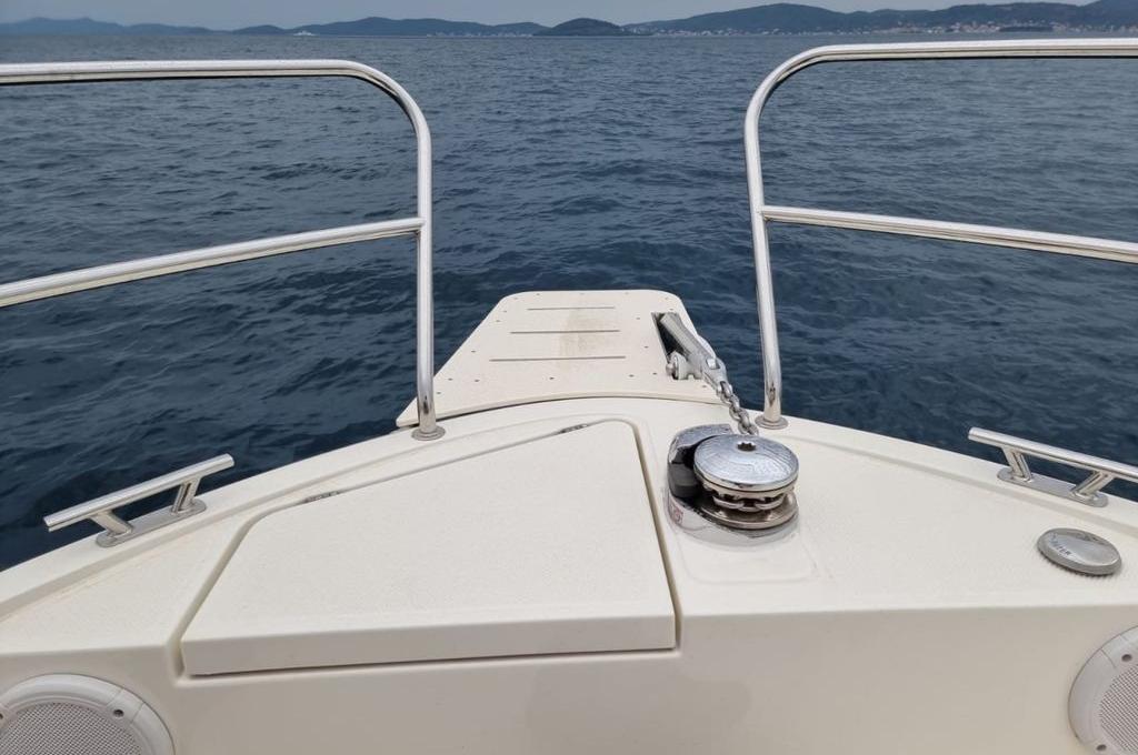 Catalog photo (may differ)