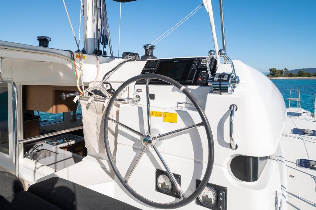 Catalog photo (may differ)