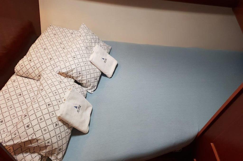 Catalog photo (may differ)