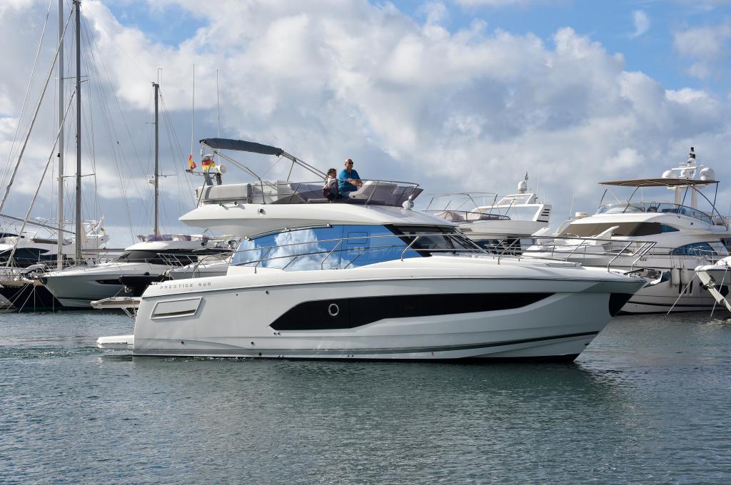 Catalog photo (may differ)