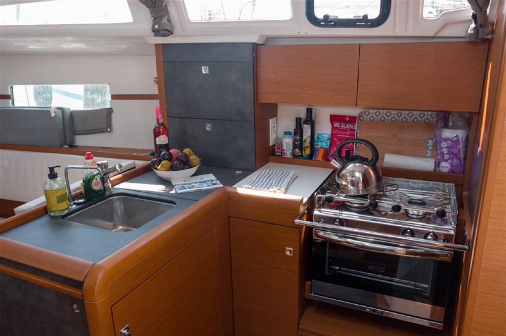 Catalog photo (may differ)