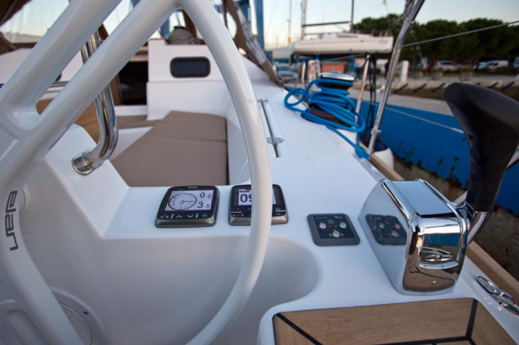 Catalog photo (may differ)