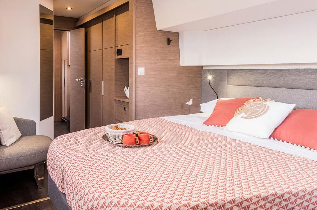 Catalog photo (may differ)