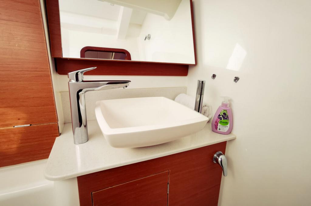 Catalog photo (may differ)