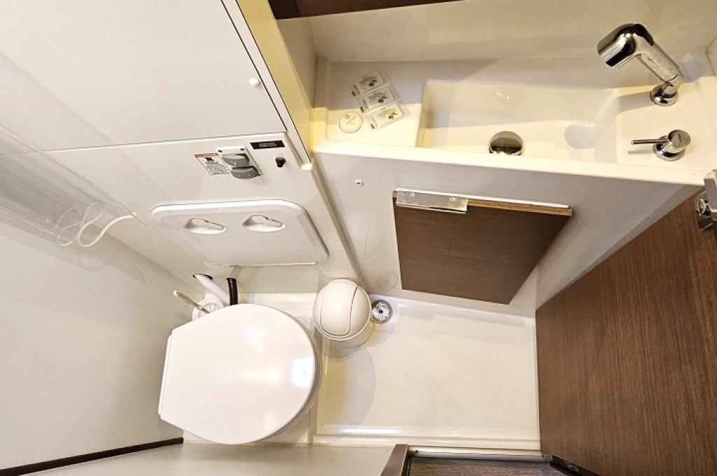 Catalog photo (may differ)